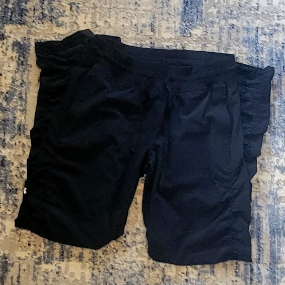 Under Armour Semi-Fitted Black Rouched Pants Size M